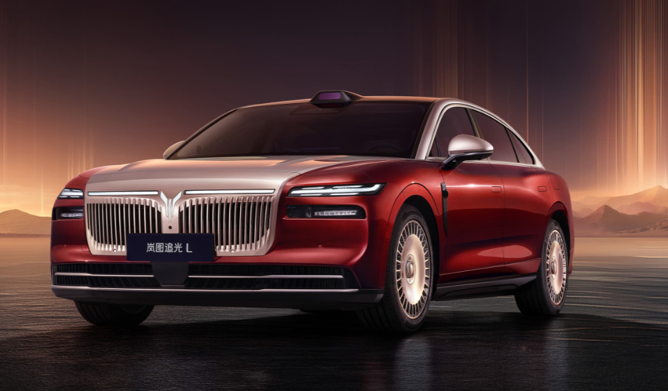 售价27.99/30.99万元，混动轿车岚图追光L成30万预算购车优选